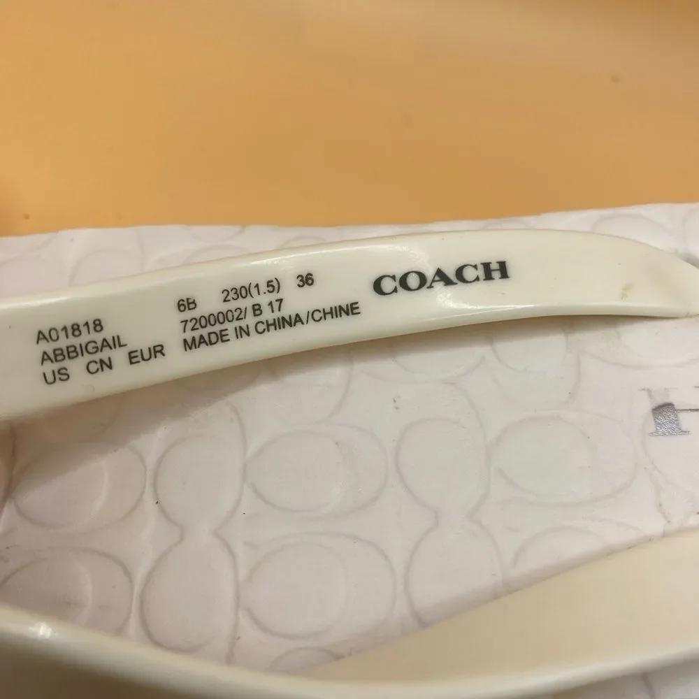 Coach Women’s White Flip Flops Size 6 Great Condition